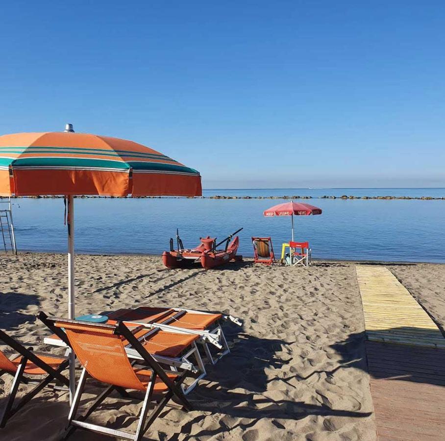 Camping Parco Vacanza Partaccia 2 マリーナ・ディ・マッサ エクステリア 写真