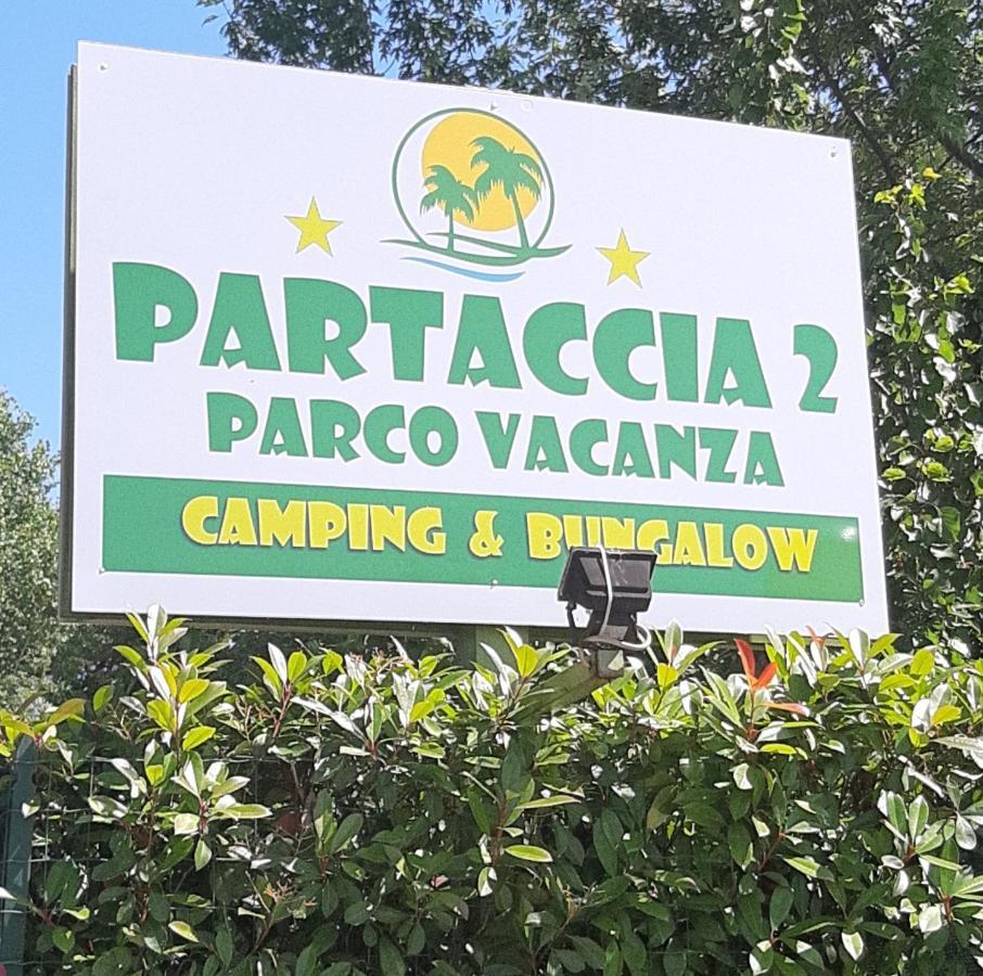 Camping Parco Vacanza Partaccia 2 マリーナ・ディ・マッサ エクステリア 写真